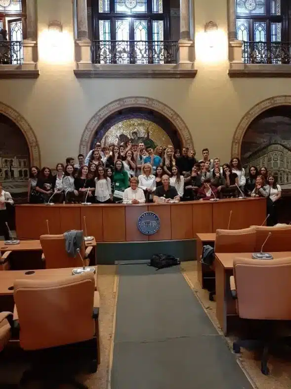 Ouverture internationale 773 52e92f_4db07de22341478293b517312439cc0f~mv2