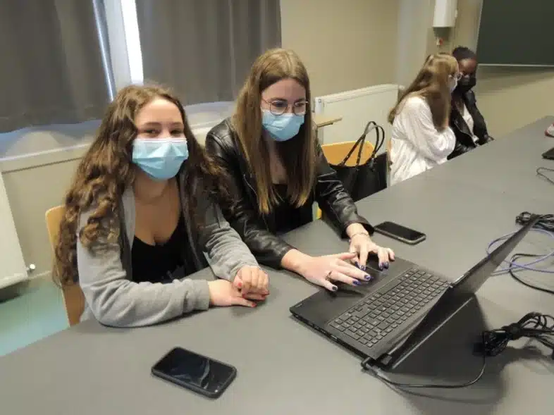 Ouverture internationale 347 52e92f_518f23ffd4ac47a296e290fcd7ed1de2~mv2