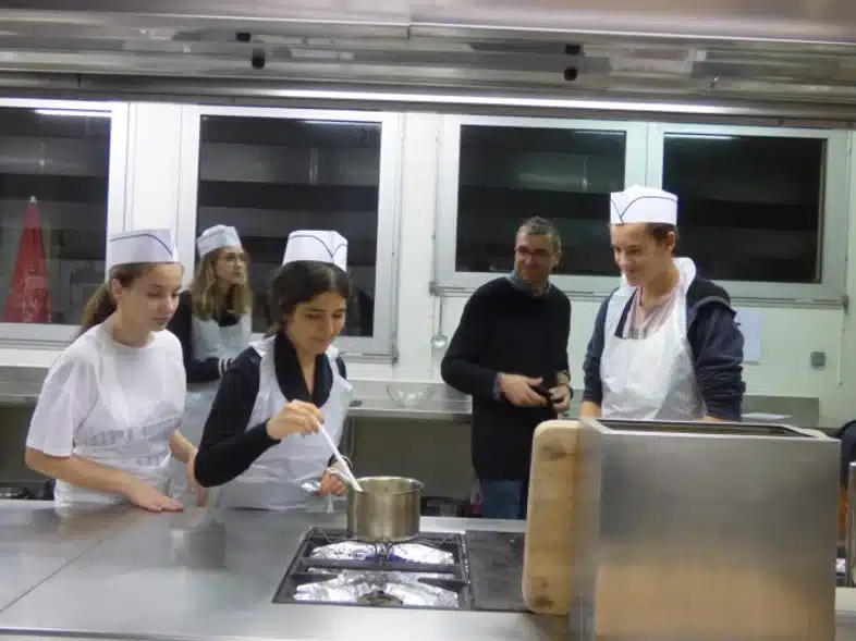 Ouverture internationale 1035 52e92f_524063f25a054825b515de3eb7facfe6~mv2