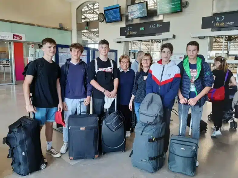 Ouverture internationale 724 52e92f_525709fc764642fd9db6eb62bb568903~mv2