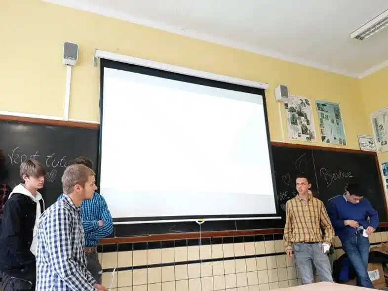 Ouverture internationale 368 52e92f_55a6c0d35c76445692009c5563c5f437~mv2