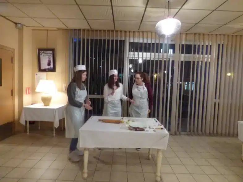 Ouverture internationale 1044 52e92f_574ce4e1edd14a90bc682ba14d11b29e~mv2