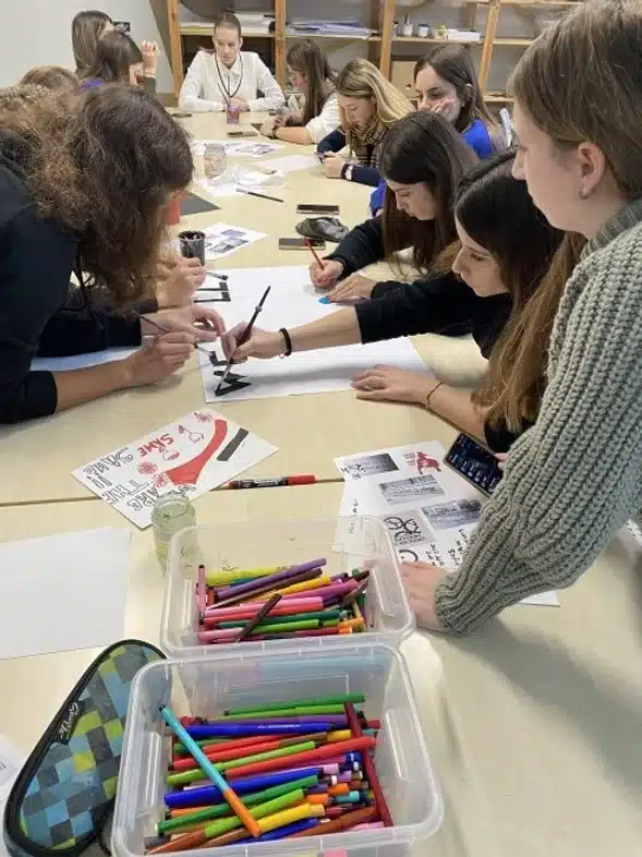 Ouverture internationale 94 52e92f_5d9df428906e4f6cb6038b4a64c500f8~mv2