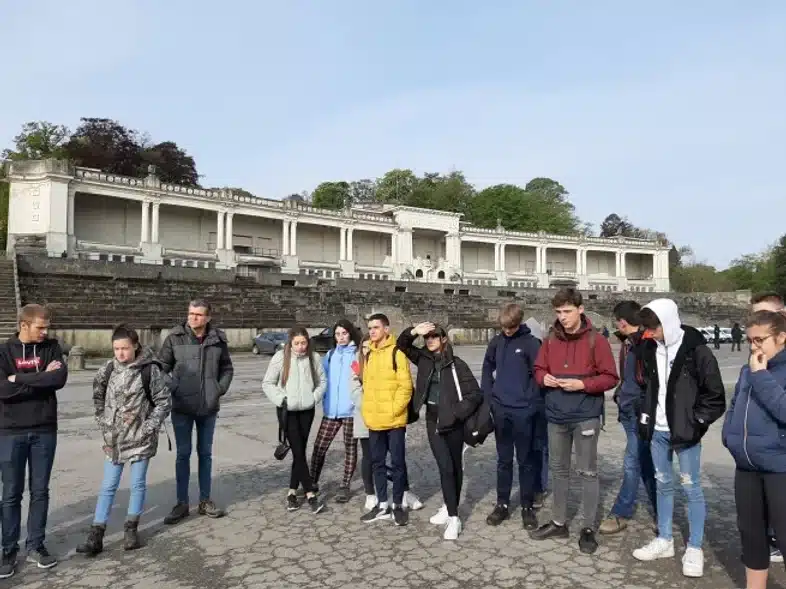 Ouverture internationale 697 52e92f_5e95d262ce8e4253939dd05041410ae0~mv2