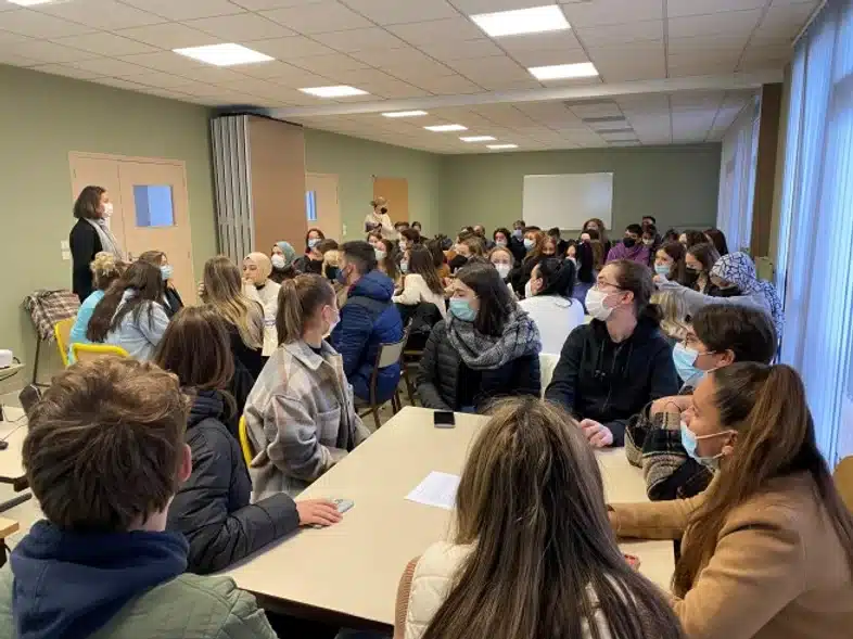 Ouverture internationale 1208 52e92f_5fdd2a52241c417db70c9399fc664aaa~mv2