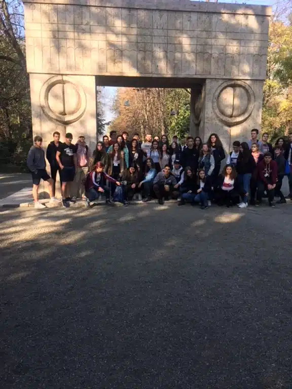 Ouverture internationale 937 52e92f_644672b14ec84e3bbaf45f3e32c166e4~mv2