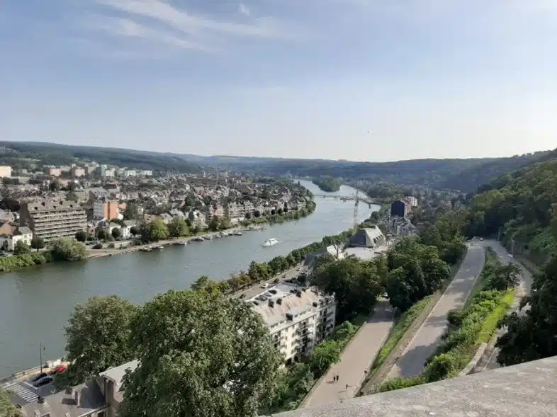 Ouverture internationale 305 52e92f_652f128411c24307916bc4ef1b866d9b~mv2