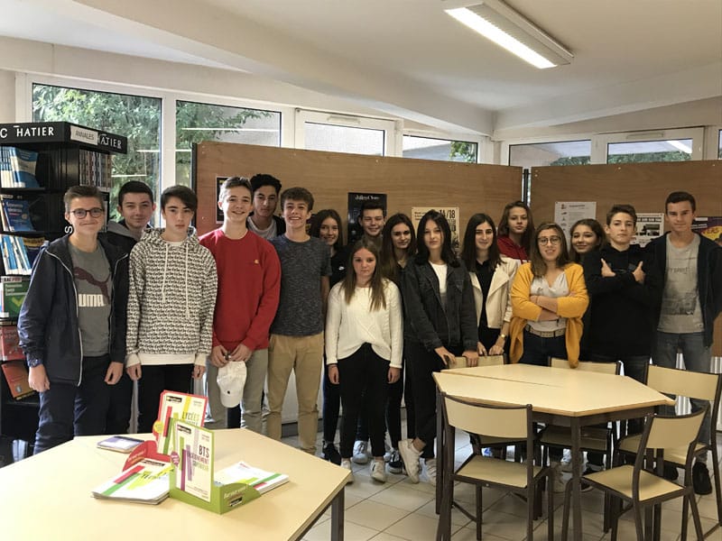 52e92f 6798fbee80b64133a717be81ff31f5b6mv2