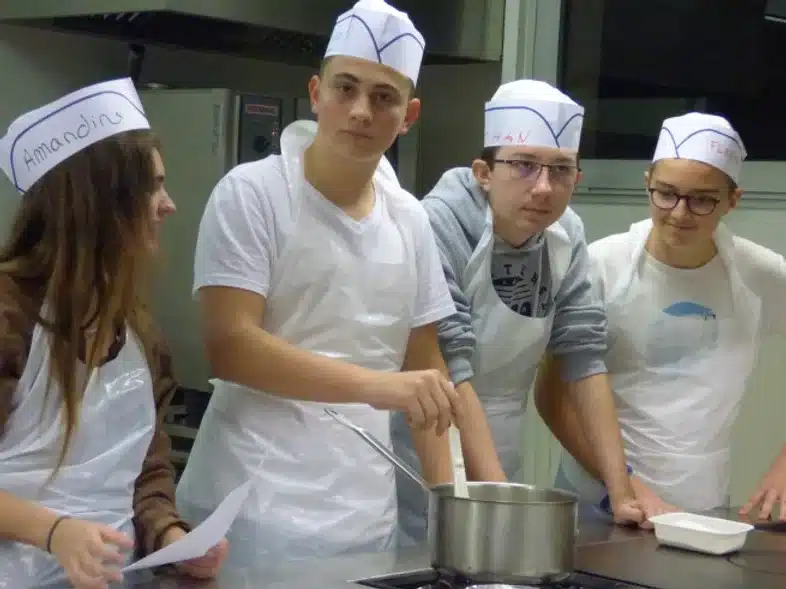 Ouverture internationale 1034 52e92f_688cb83b6b2e4e5a9072209d76153dd4~mv2