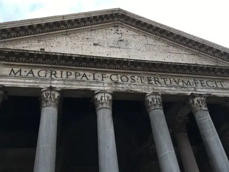 Ouverture internationale 1244 52e92f_6b0cd204f2b84a0e92124f3e839b8813~mv2