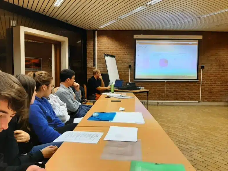 Ouverture internationale 648 52e92f_6d8fe50ce56d4be1b1f7baefb1e2c67c~mv2