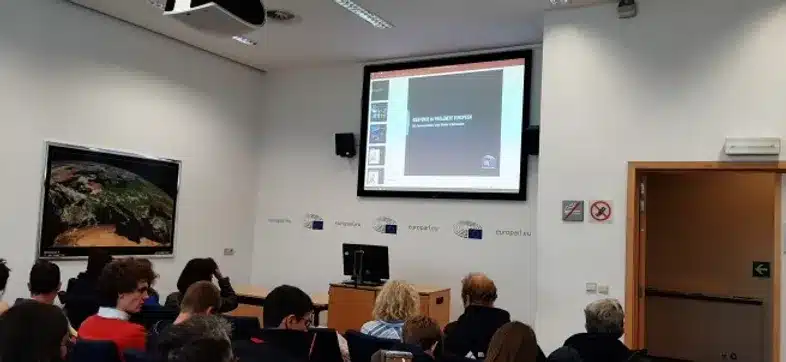 Ouverture internationale 452 52e92f_6fa125369682440bb344eba4cbb0145c~mv2