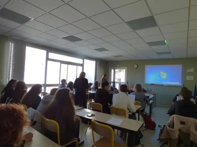 Ouverture internationale 1015 52e92f_7059c394d37a4916b6ffb9d0c5138c8f~mv2