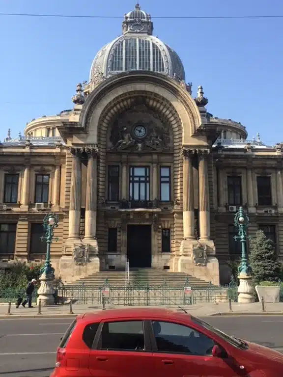 Ouverture internationale 930 52e92f_70fa9bf1b52a40dc9148cfc2c8122622~mv2