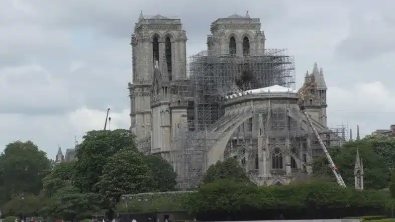 Ouverture internationale 418 52e92f_722728f2894a45ff98dc593b0158ef23~mv2