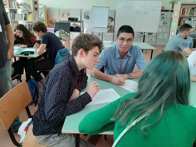 Ouverture internationale 765 52e92f_722ca8de865f45ef98a10022d97ff6c6~mv2