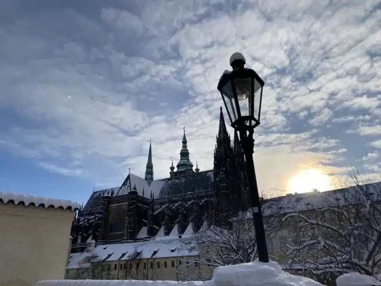 Ouverture internationale 34 52e92f_731dc21fe54d4a36bfb36311efb18a76~mv2