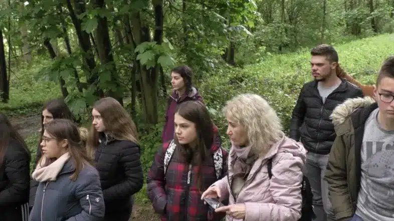 Ouverture internationale 594 52e92f_744cc3843c55419982fa561b136a03fd~mv2