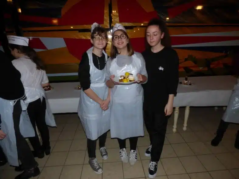 Ouverture internationale 1048 52e92f_74ce2c11827c491f95c06d58fff3dc6e~mv2