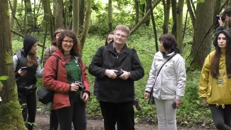 Ouverture internationale 596 52e92f_7aec9f76016f4c998c0ffc9afa388c15~mv2