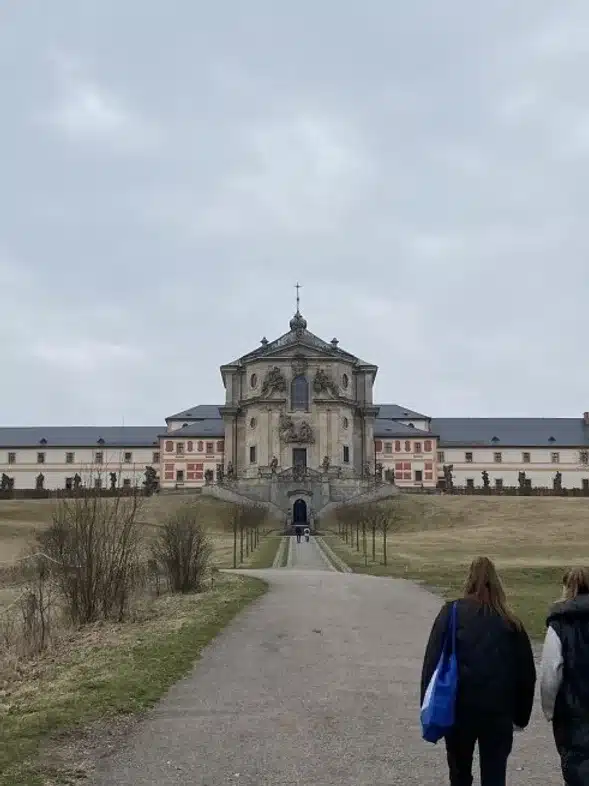 Ouverture internationale 1175 52e92f_7f2574d0475943ada9ee062a9d9651a5~mv2