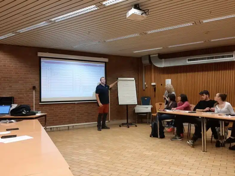 Ouverture internationale 551 52e92f_80100e6213104f13b61fc3261831f60a~mv2