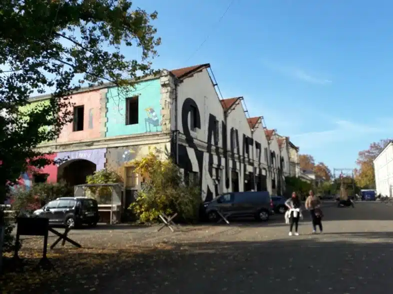 Ouverture internationale 1055 52e92f_80865183b69e4d048db148712e26a343~mv2