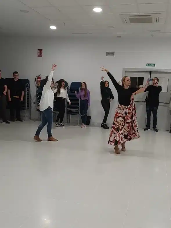 Ouverture internationale 968 52e92f_813ab15af52e4b3dbe3b650c77812d18~mv2