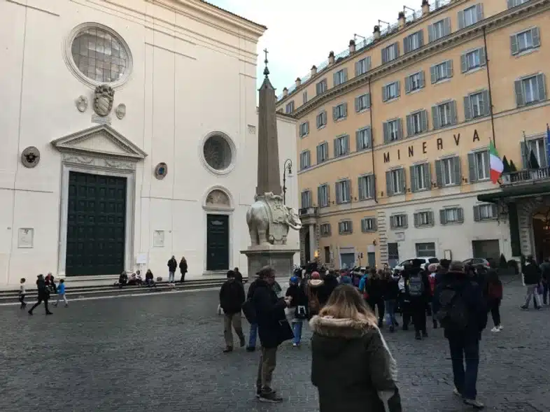 Ouverture internationale 1242 52e92f_815f57b986f24e4087d337298548843a~mv2