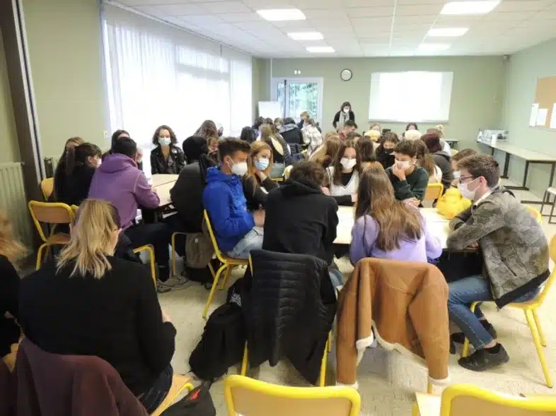 Ouverture internationale 1227 52e92f_82a3728e07cb46b0a54c72aa87918e0b~mv2