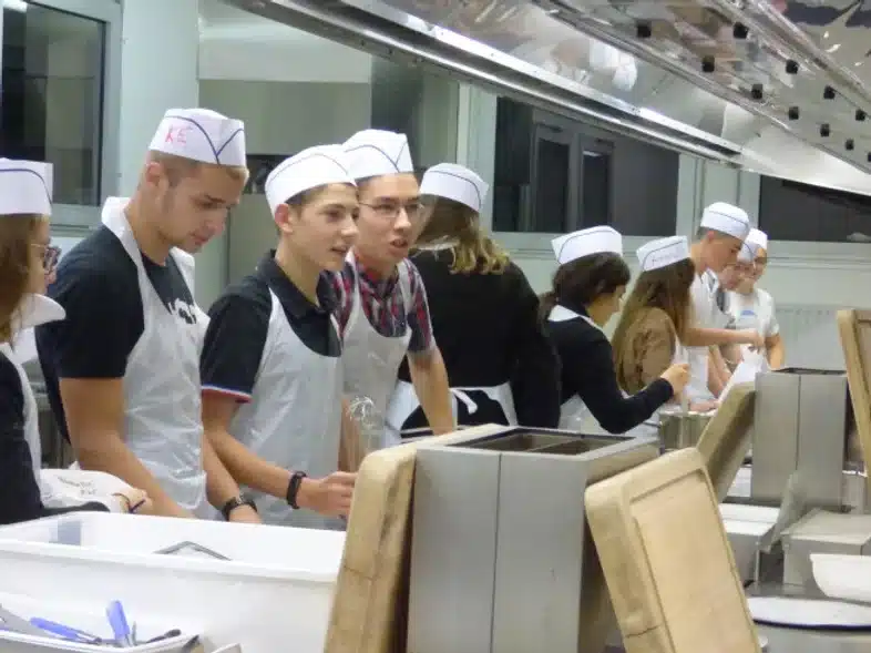 Ouverture internationale 1054 52e92f_8480e777d2eb435aa7b303df6cd393cf~mv2