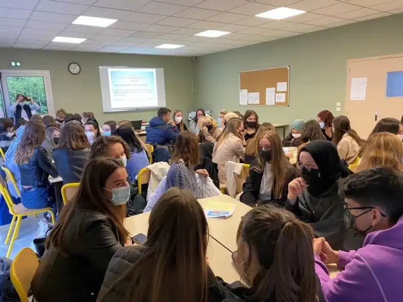 Ouverture internationale 1214 52e92f_86c0fdf324d44d8aa477655aa85de108~mv2