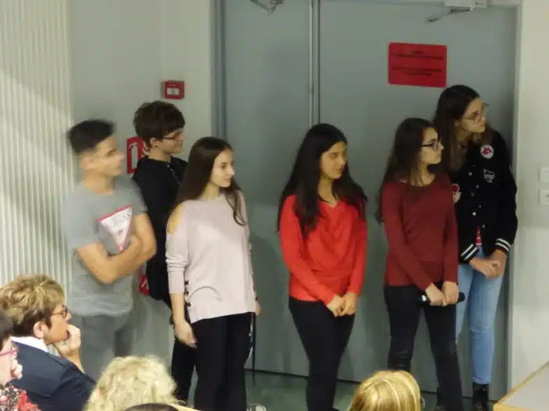 Ouverture internationale 987 52e92f_89fc7e0bf02f4fce95be5b29f02aa0e1~mv2