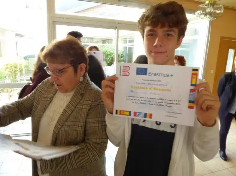 Ouverture internationale 1115 52e92f_8a1a3db9c17f409fb13db4b08d515f2f~mv2