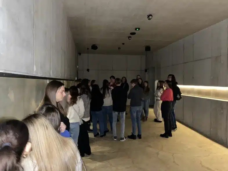 Ouverture internationale 75 52e92f_8a67bc707bdd4d75afd8eeeefac64e4c~mv2