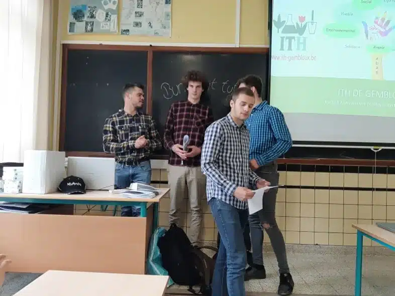 Ouverture internationale 388 52e92f_8acec95ee03e44b594f1a68b5958192d~mv2