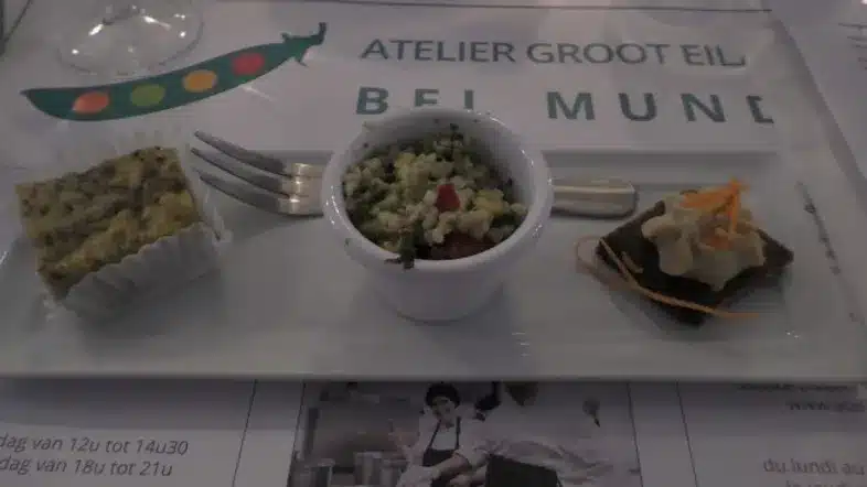 Ouverture internationale 374 52e92f_8bae837b92d74243aa82e94dd293a518~mv2