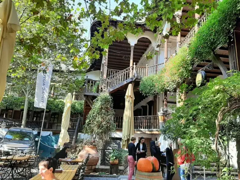 Ouverture internationale 891 52e92f_8c101cd65575412d8737e9c2df8f25b8~mv2