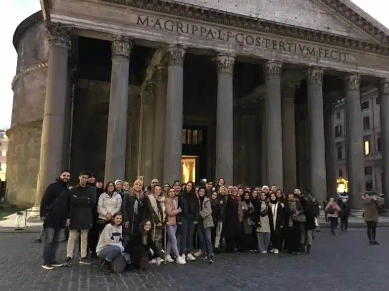 Ouverture internationale 1250 52e92f_8c60493c57b747f9b6b7fecf19378296~mv2