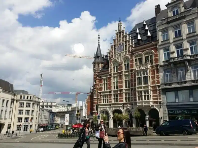 Ouverture internationale 363 52e92f_8d71a6863b5a437d8150b48580dd7982~mv2