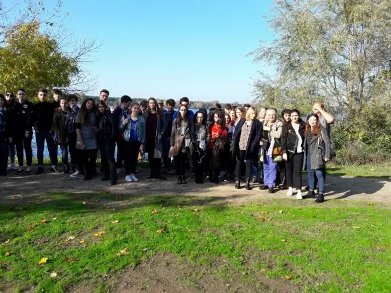 Ouverture internationale 1056 52e92f_90be194a83874ee9ba6ed4ee011b4296~mv2