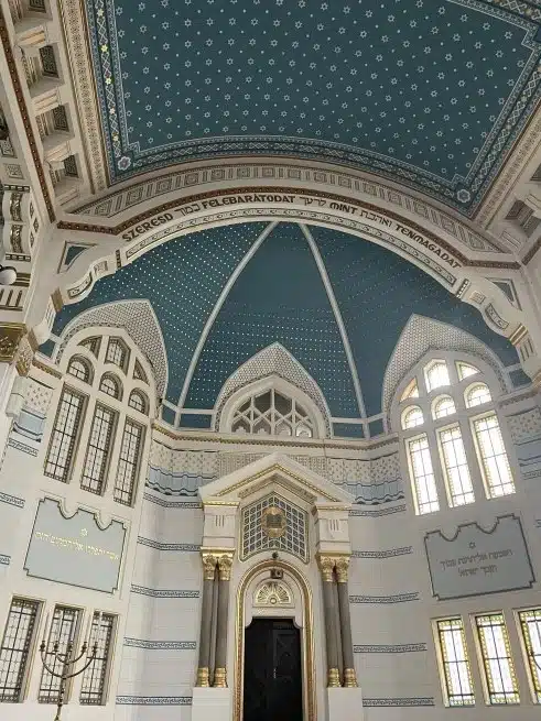 Ouverture internationale 196 52e92f_932169f6804140da8c99361883583202~mv2