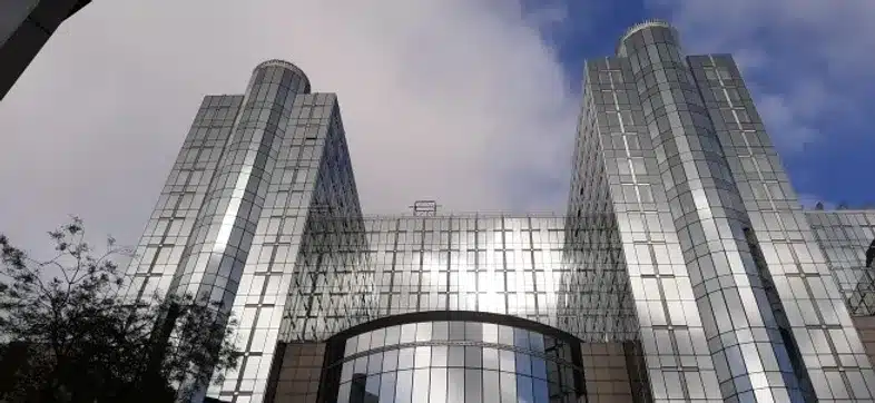 Ouverture internationale 454 52e92f_94bd6440d1ae47e9876b97d7b86927c9~mv2