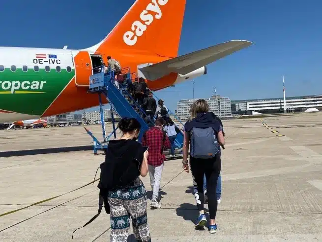 Ouverture internationale 222 52e92f_95aa150f02194109bb5757850c5d5df4~mv2