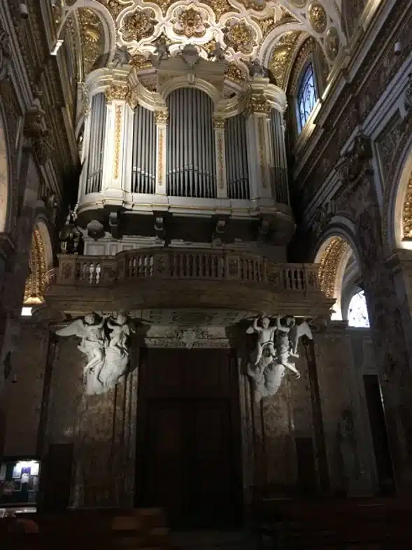 Ouverture internationale 1238 52e92f_971317df493b43638c191a5e8aad94e3~mv2