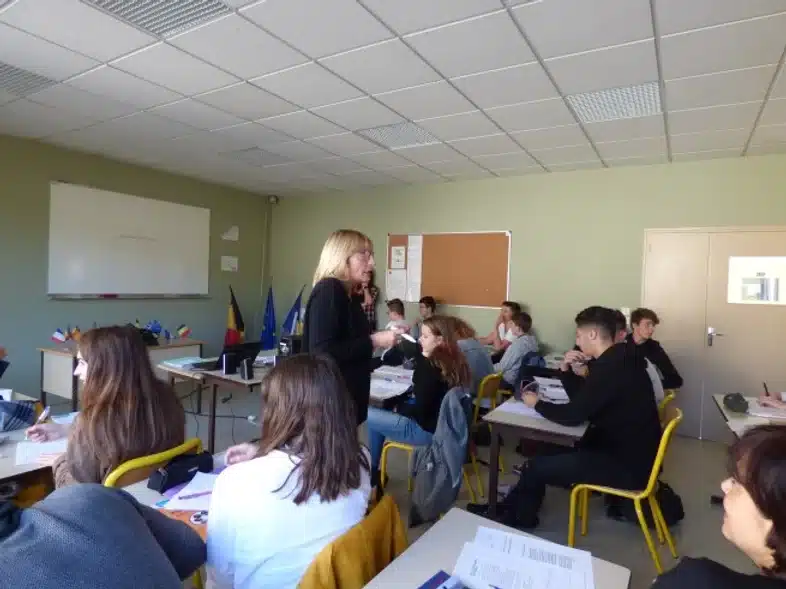 Ouverture internationale 1021 52e92f_971d1c710dd045358f3d0cff4baf393b~mv2