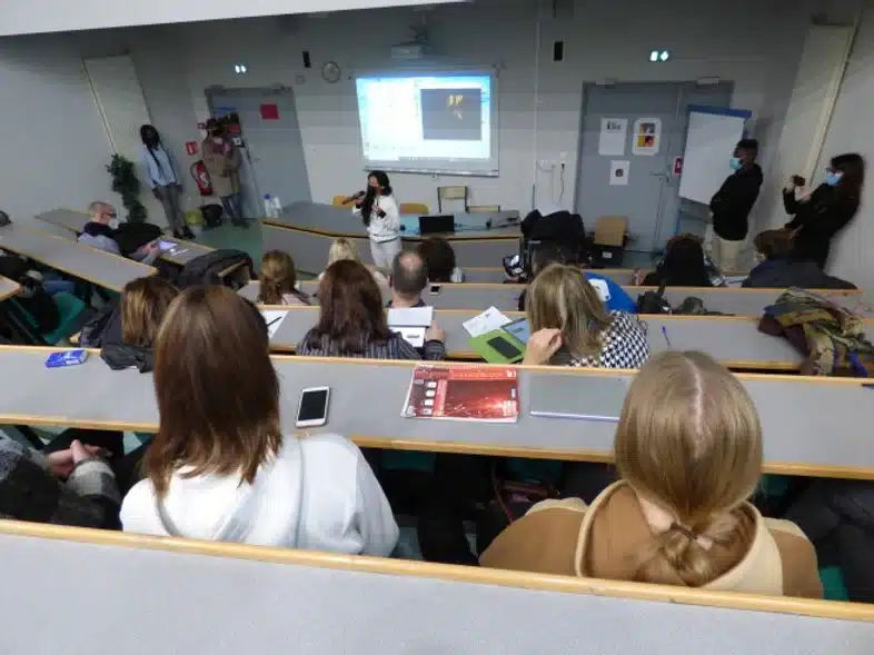 Ouverture internationale 257 52e92f_994bb9c524a14244910722e4f67add47~mv2