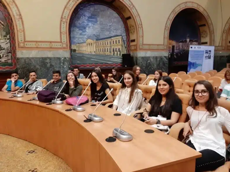 Ouverture internationale 771 52e92f_9af5658286984d28bd4cf8363de9fbee~mv2