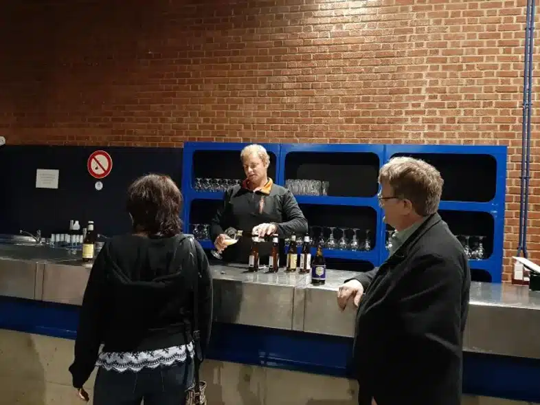 Ouverture internationale 602 52e92f_9b7a1aa7e33d42c08cafadf4db0afc0a~mv2