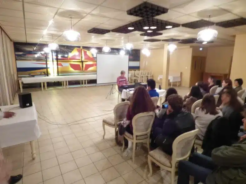 Ouverture internationale 1010 52e92f_9cf3de3444124a54b41a6709709e55e2~mv2